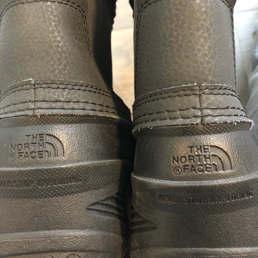 EUC The North Face Waterproof Women’s Boots Sz 5 - Picture 7 of 14